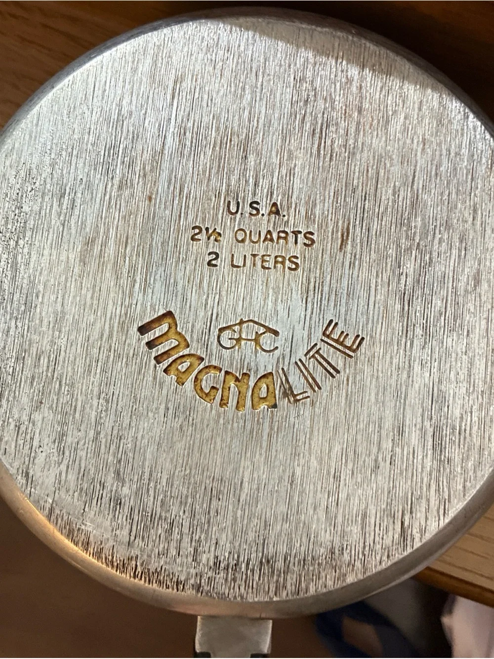 MAGNALITE GHC 2.5Qt Double Spout Sauce Pan Pot with Lid Vintage Durable